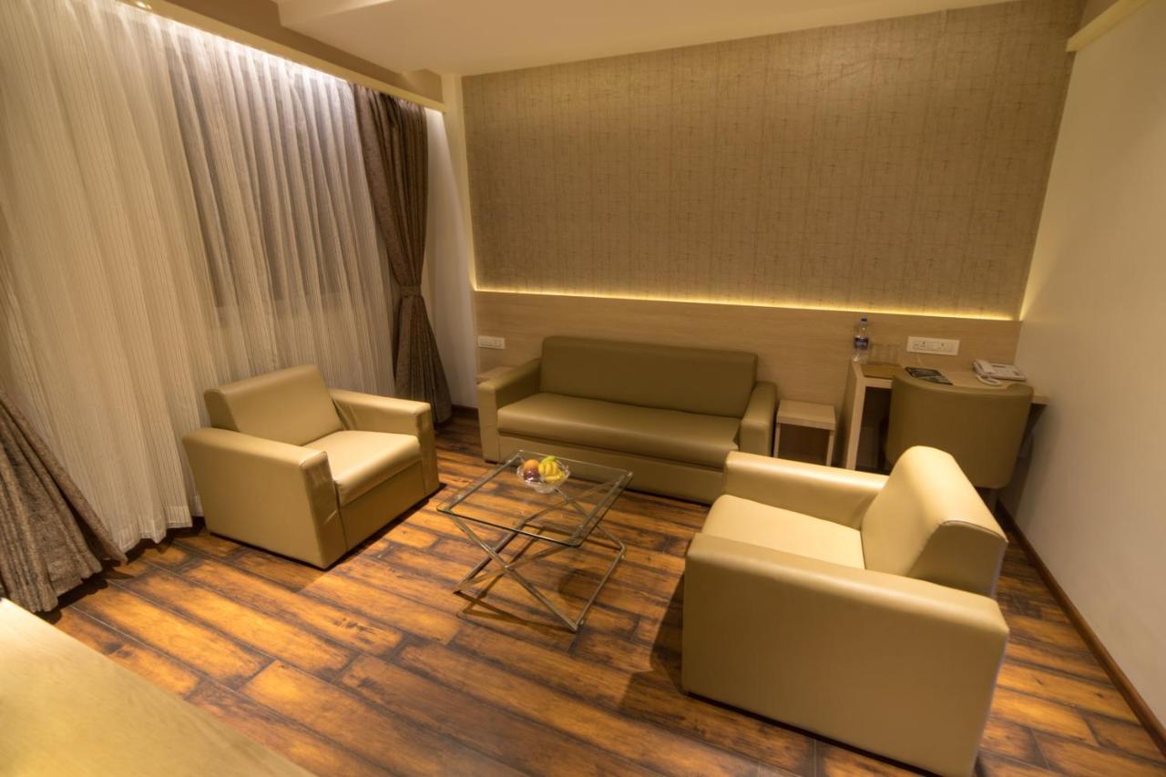Zip By Spree Hotels Samudra Белгаум Екстериор снимка