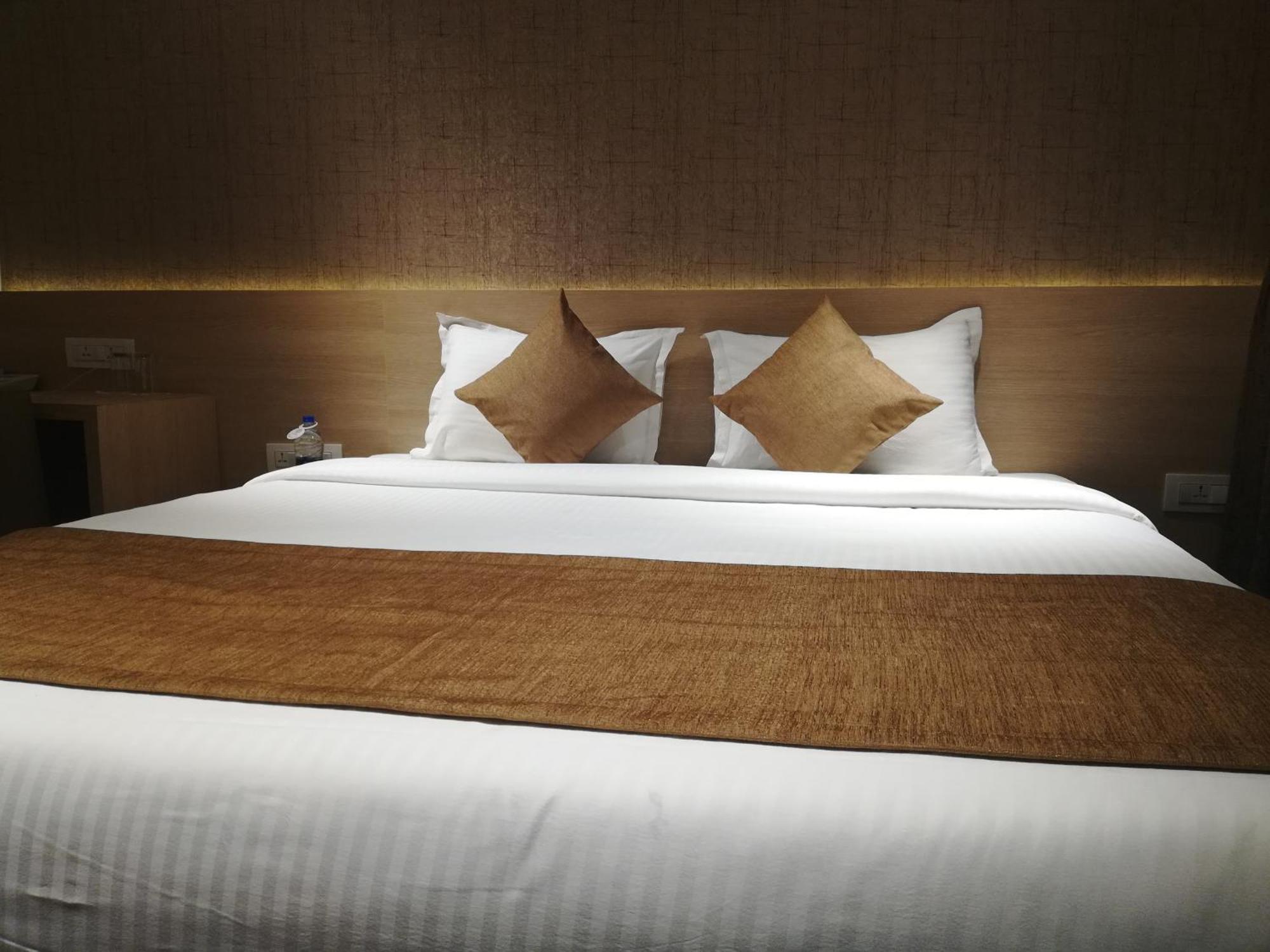 Zip By Spree Hotels Samudra Белгаум Екстериор снимка