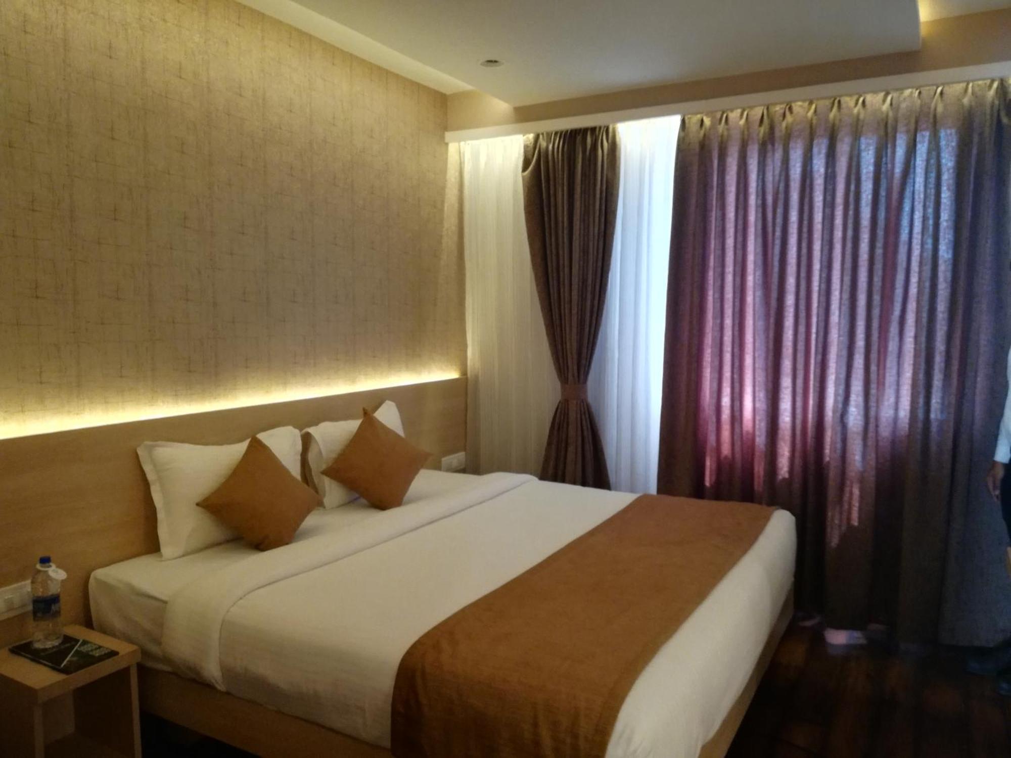 Zip By Spree Hotels Samudra Белгаум Екстериор снимка