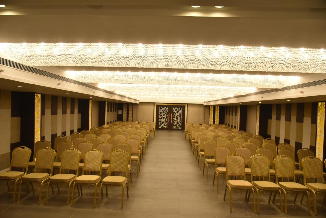 Zip By Spree Hotels Samudra Белгаум Екстериор снимка